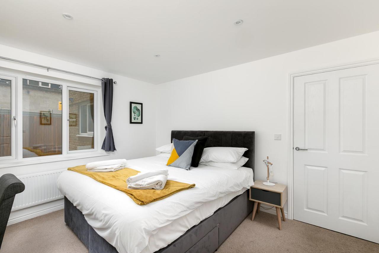Hertford Serviced Apartments Ware Eksteriør billede
