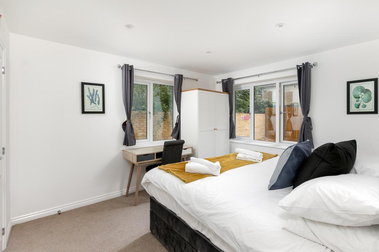 Hertford Serviced Apartments Ware Eksteriør billede